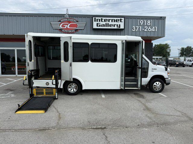 2015 FORD E-350