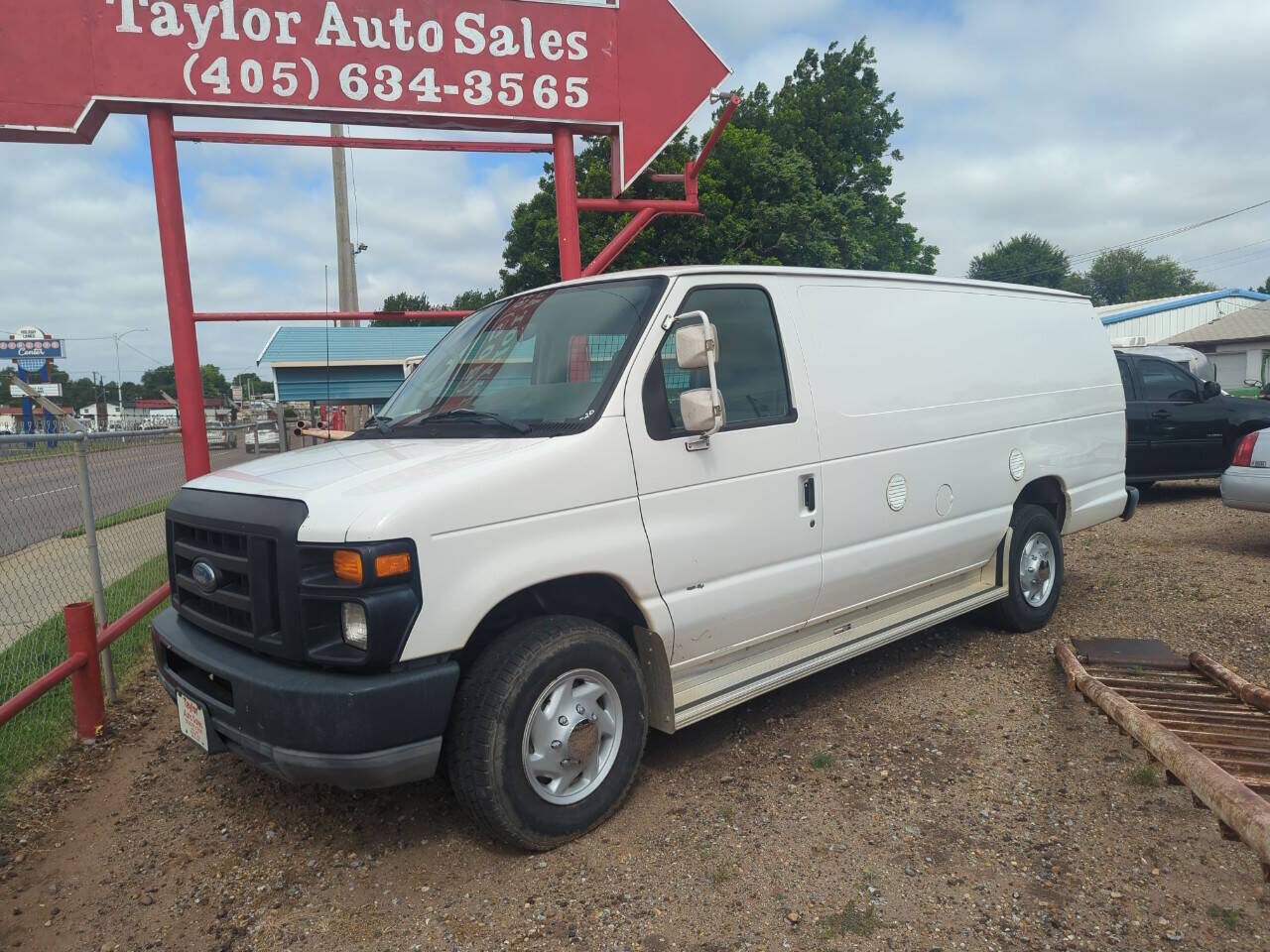 2010 FORD E-350