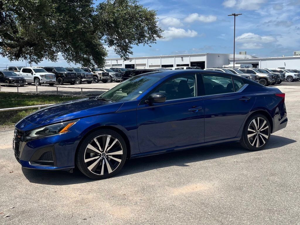 2024 NISSAN Altima