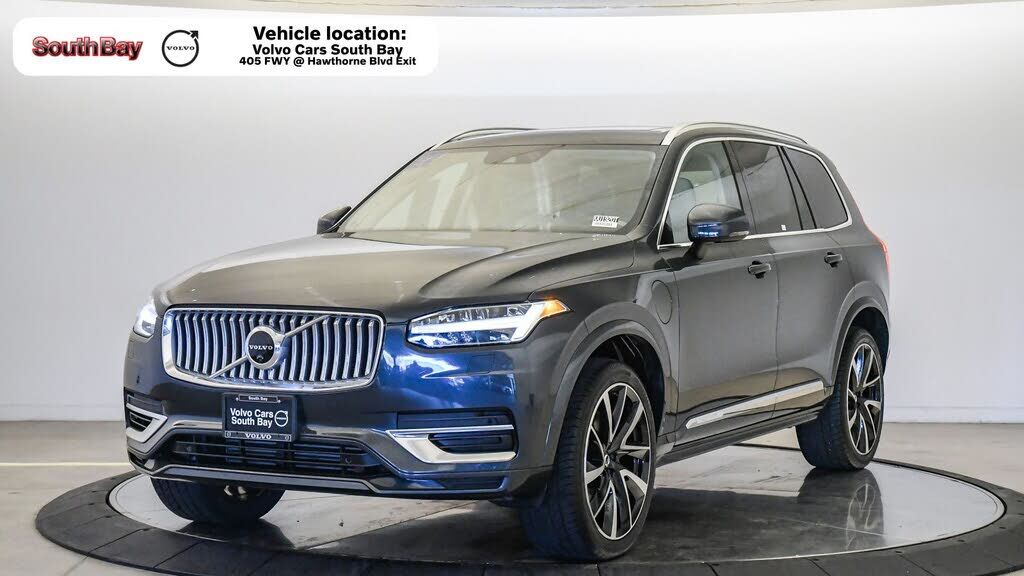 2022 VOLVO XC90