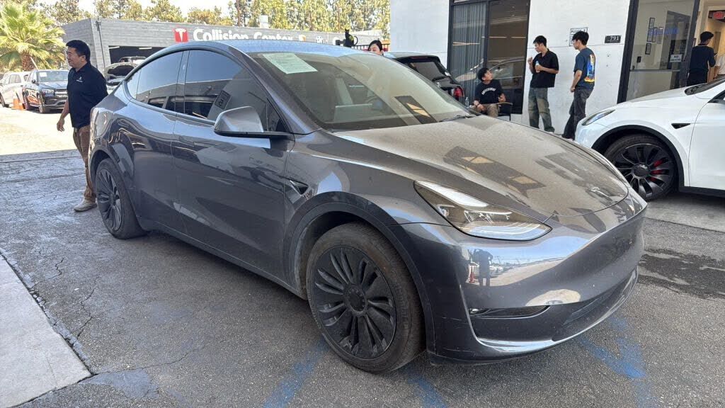 2023 TESLA Model Y