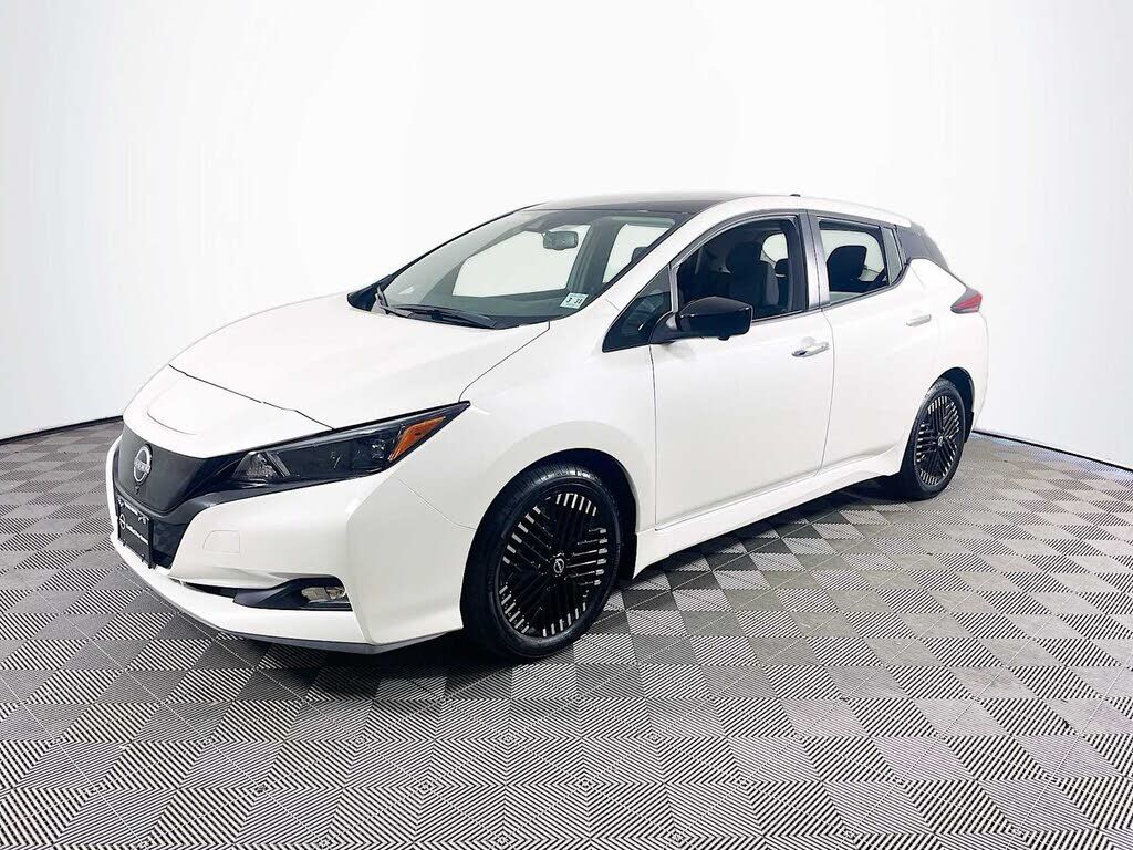 2025 NISSAN Leaf