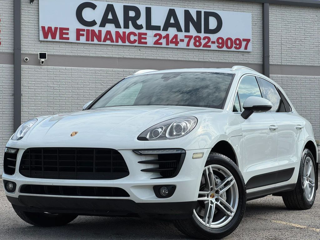 2017 PORSCHE Macan