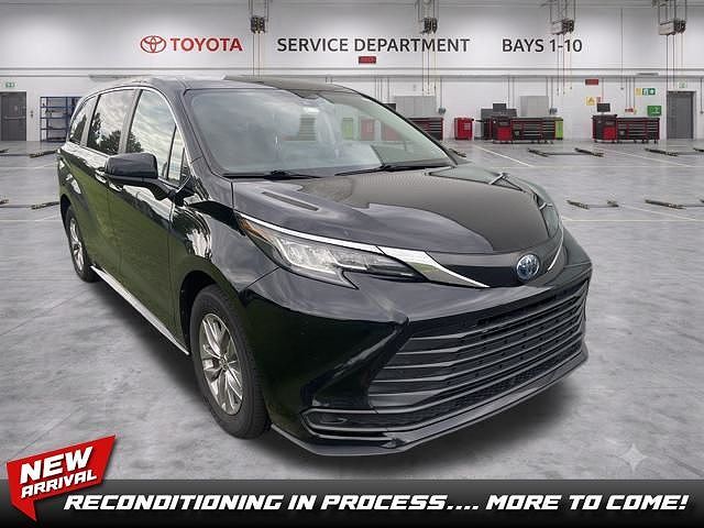 2023 TOYOTA Sienna