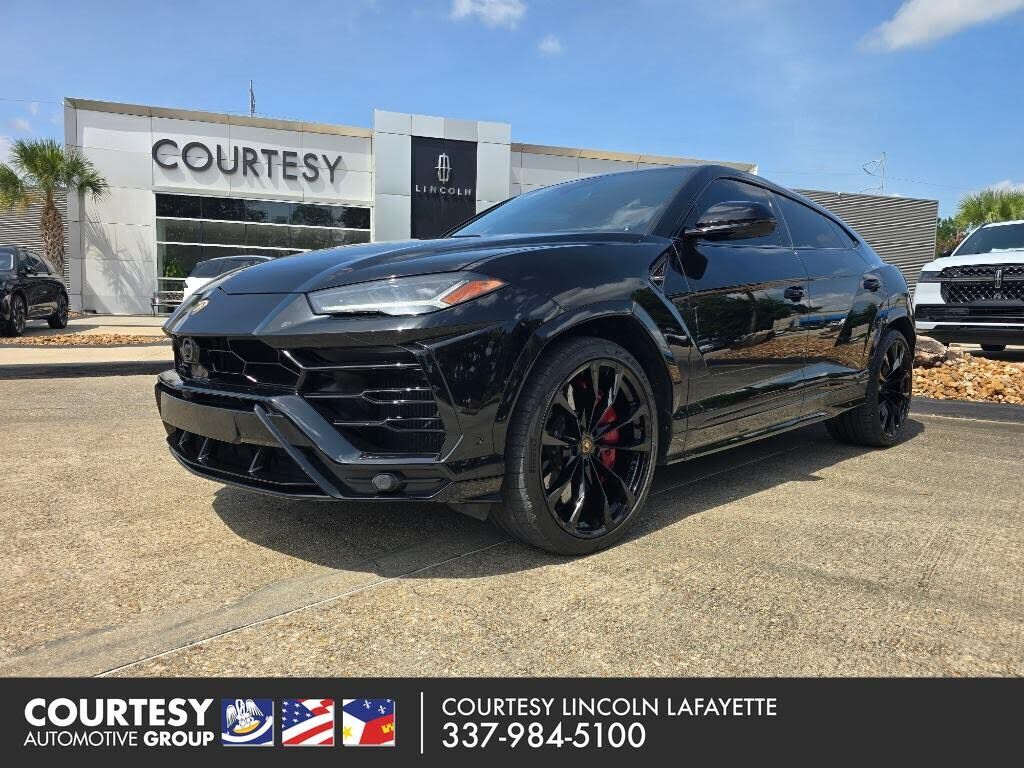 2022 LAMBORGHINI URUS