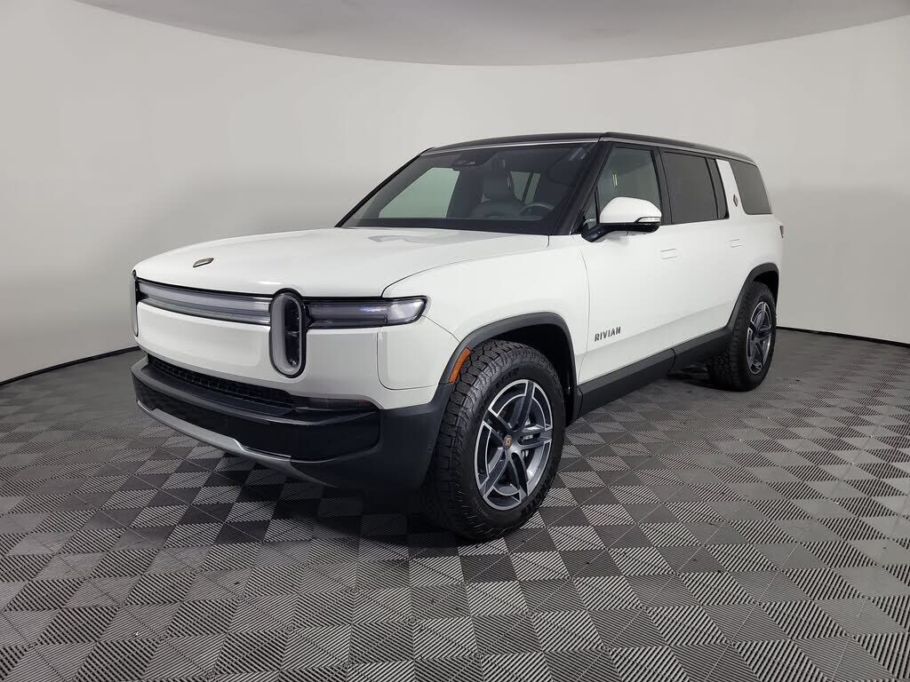 2025 RIVIAN R1S
