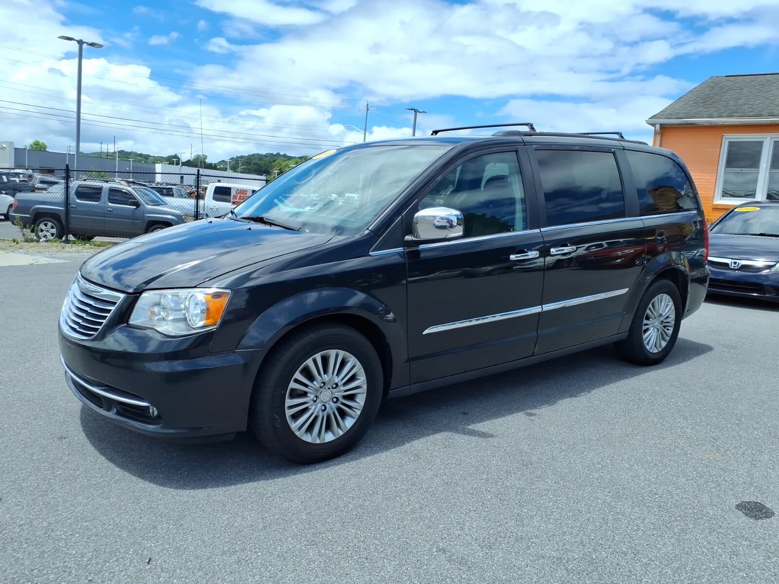 2015 CHRYSLER Town and Country