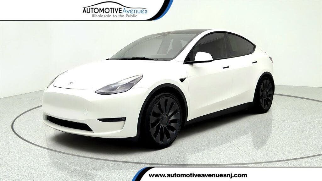 2024 TESLA Model Y