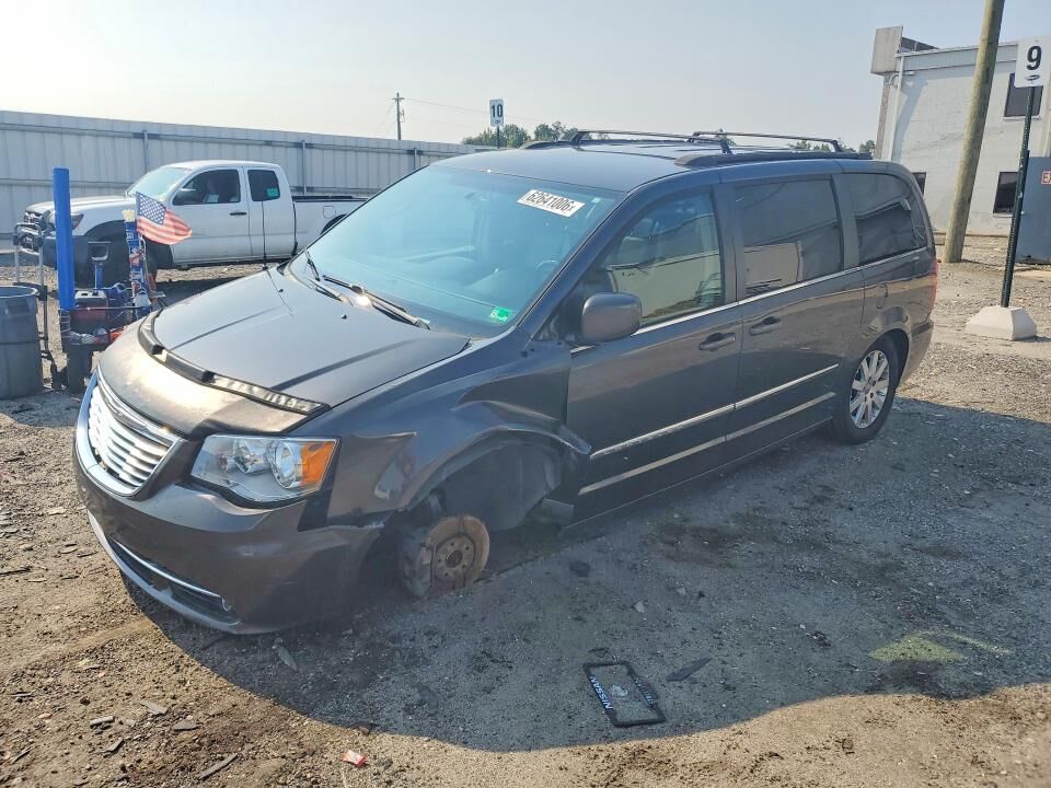 2016 CHRYSLER Town and Country