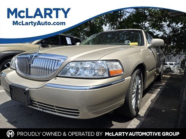 2005 LINCOLN Town Car