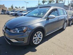2017 VOLKSWAGEN Golf Alltrack