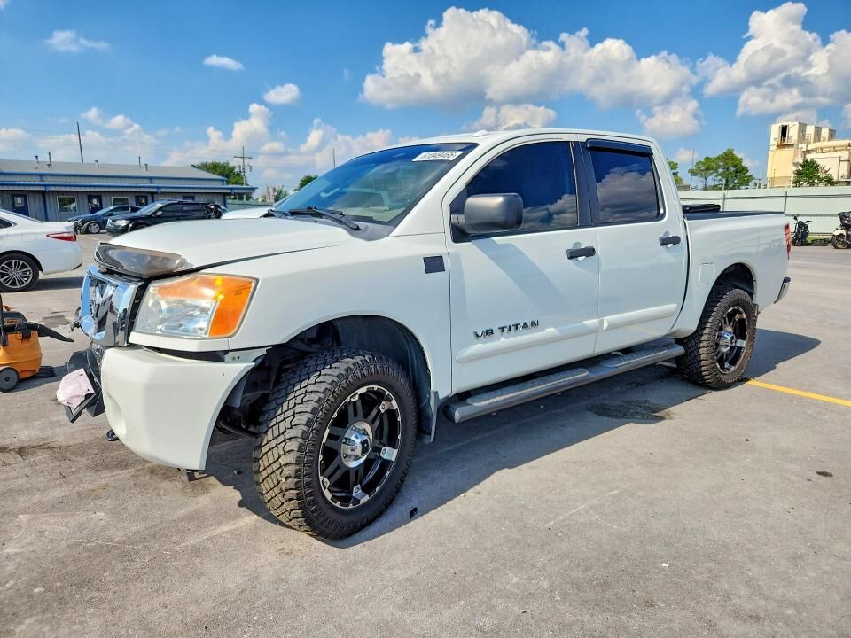 2014 NISSAN Titan
