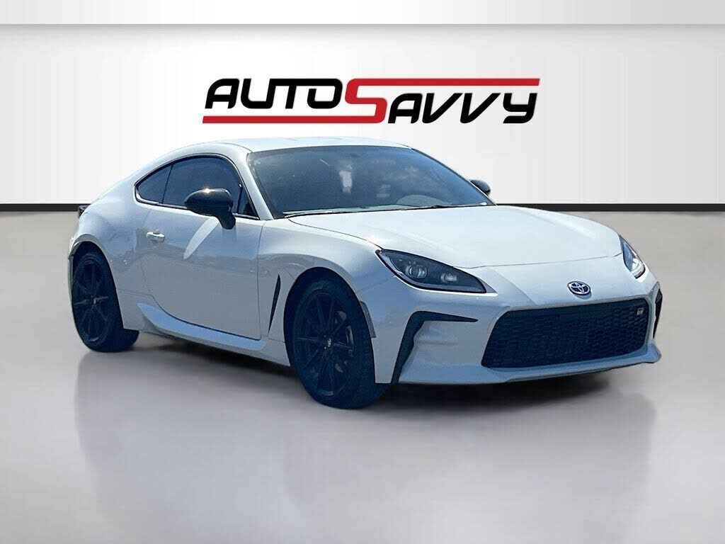 2025 TOYOTA GR86