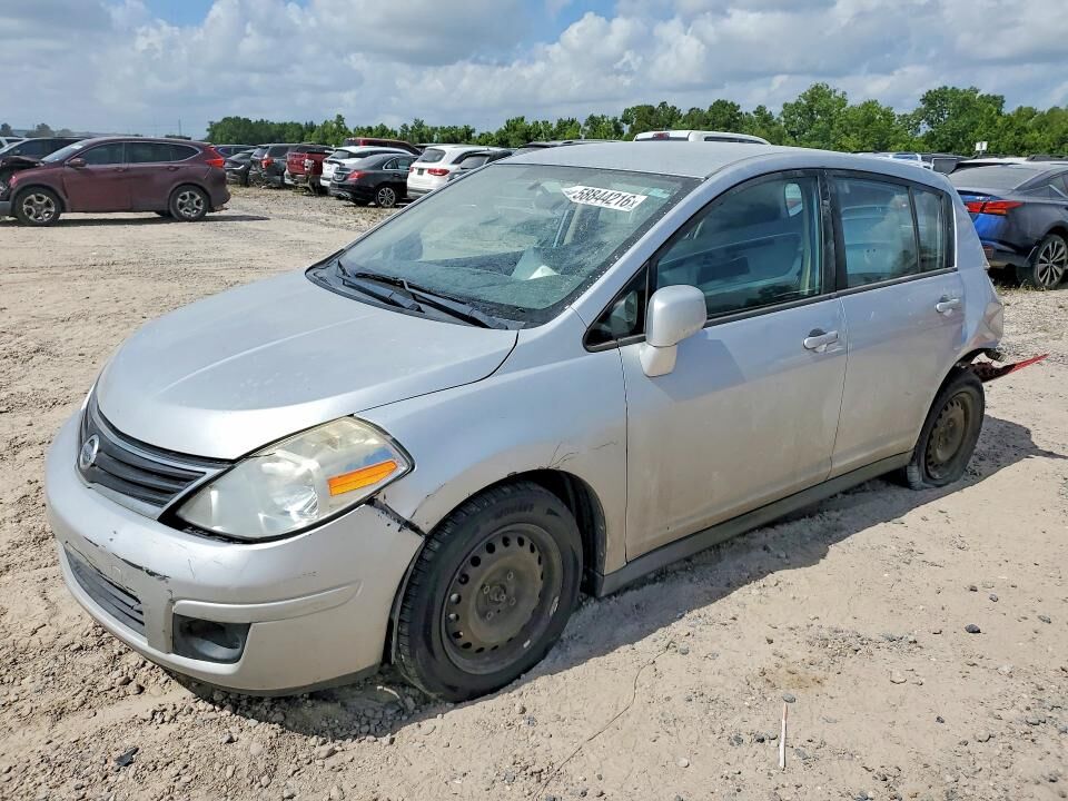 2011 NISSAN Versa