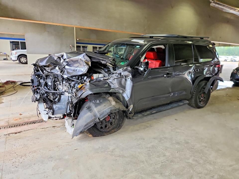 2024 TOYOTA Sequoia