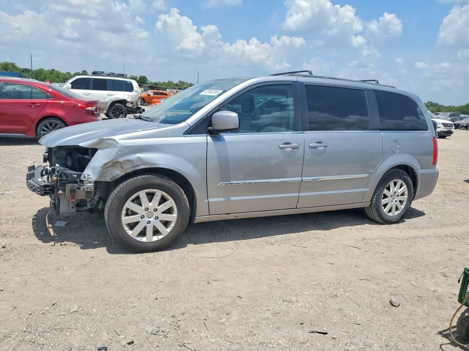 2016 CHRYSLER Town and Country