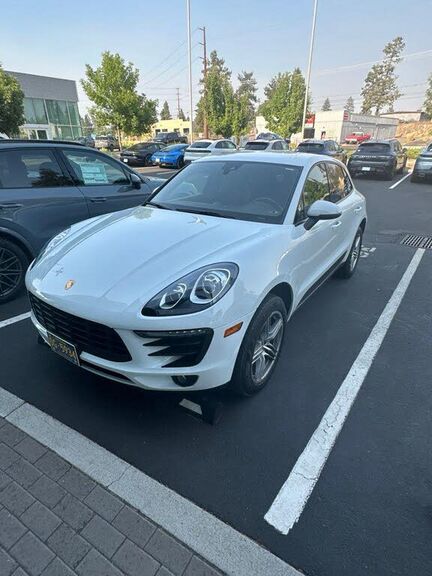 2018 PORSCHE Macan