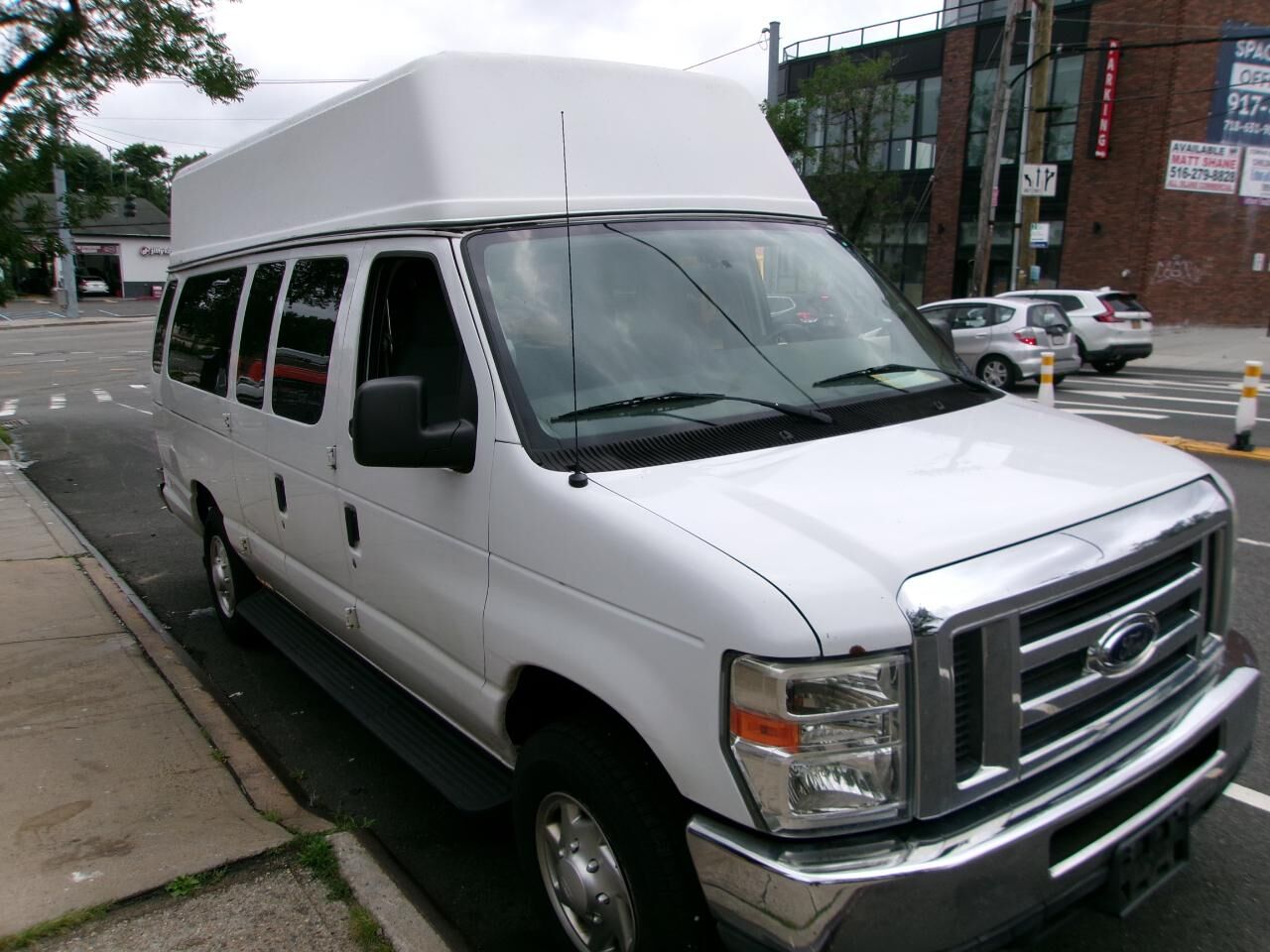 2013 FORD E-350