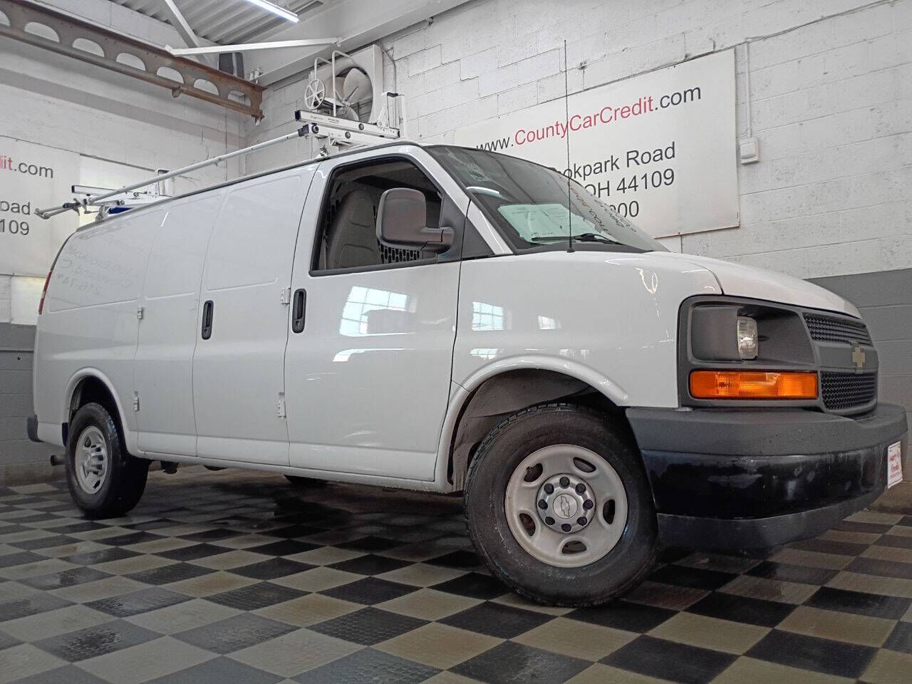 2017 CHEVROLET Express