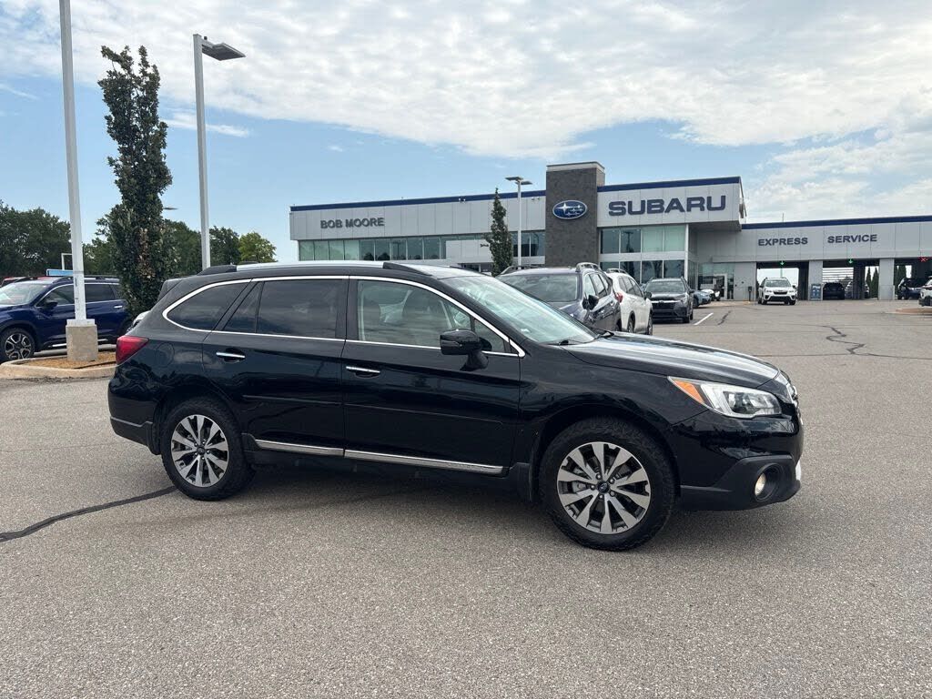 2017 SUBARU Outback
