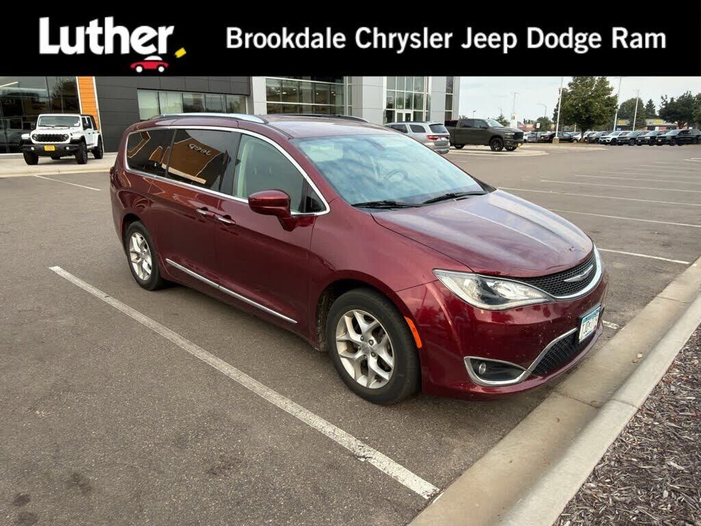 2019 CHRYSLER Pacifica
