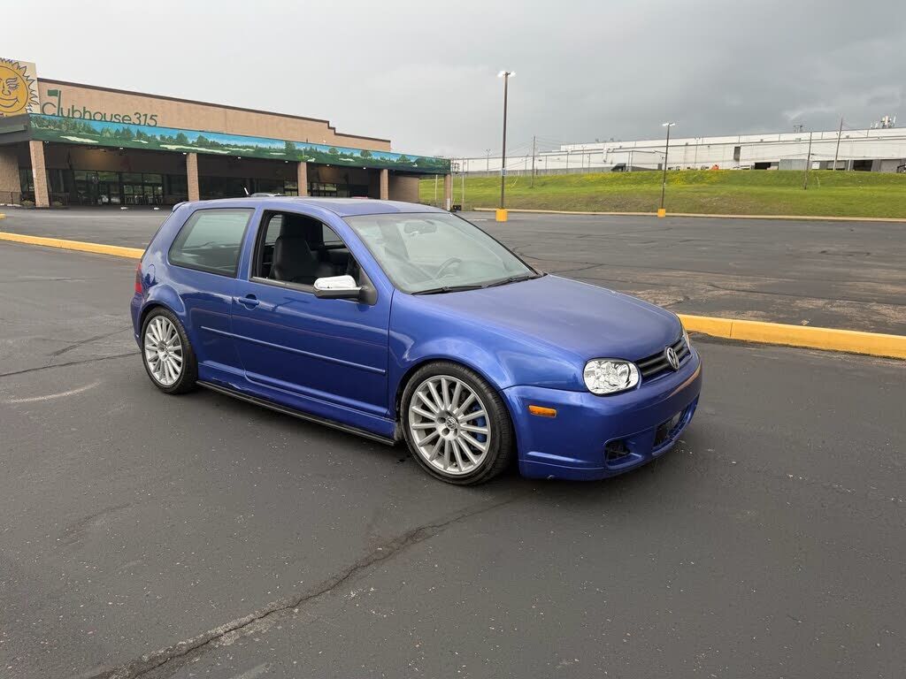 2004 VOLKSWAGEN R32