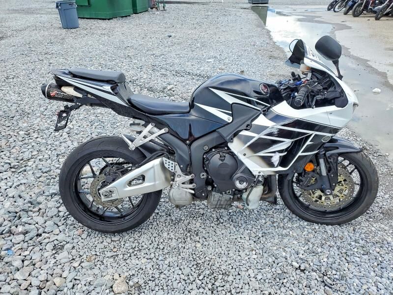 2014 HONDA CB