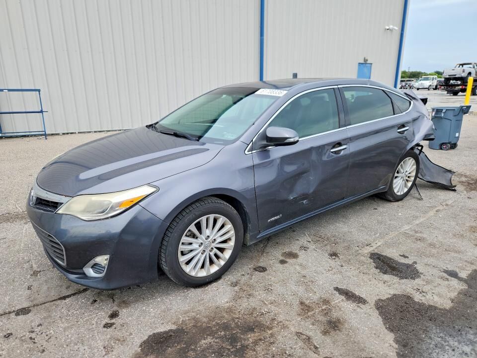 2013 TOYOTA Avalon