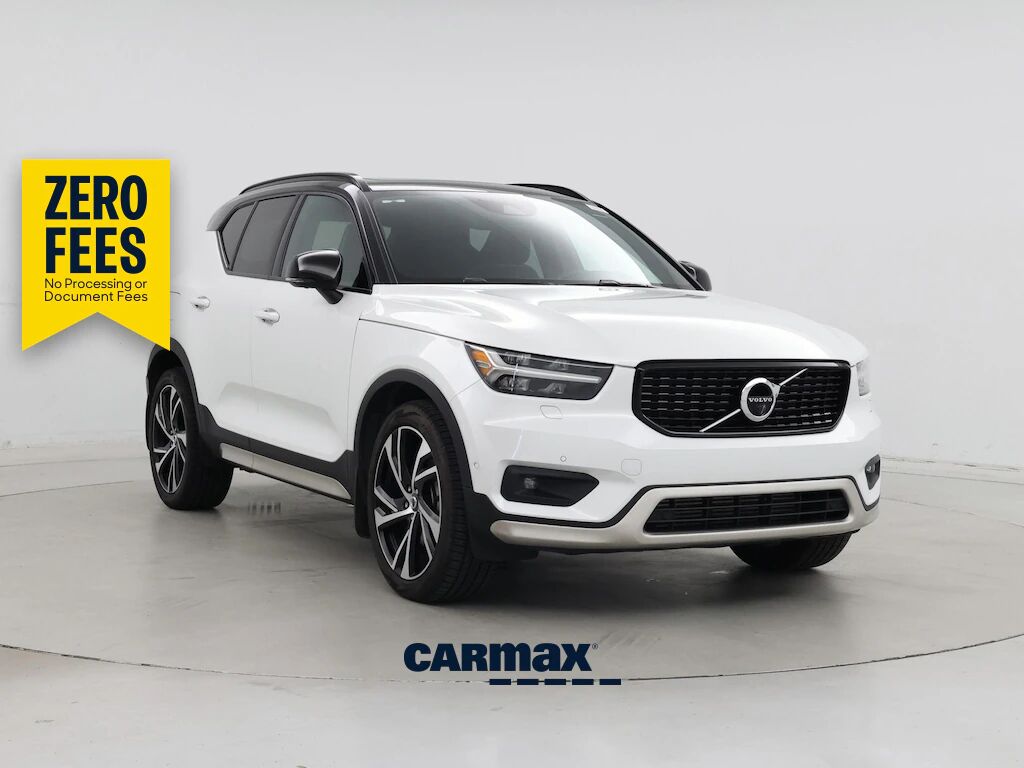2021 VOLVO XC40