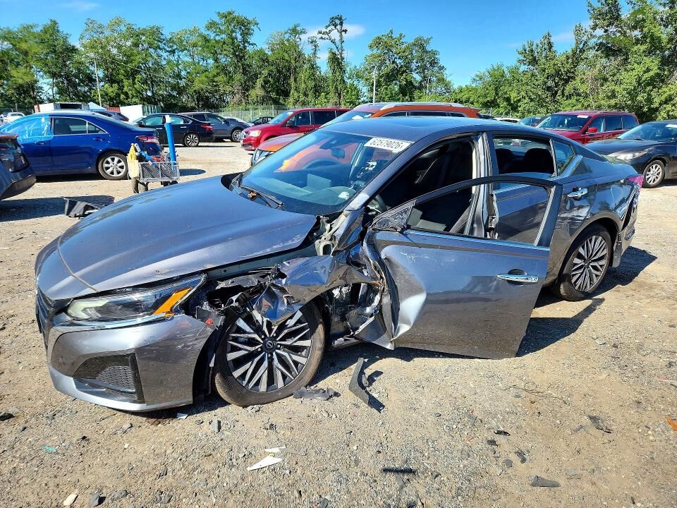 2024 NISSAN Altima