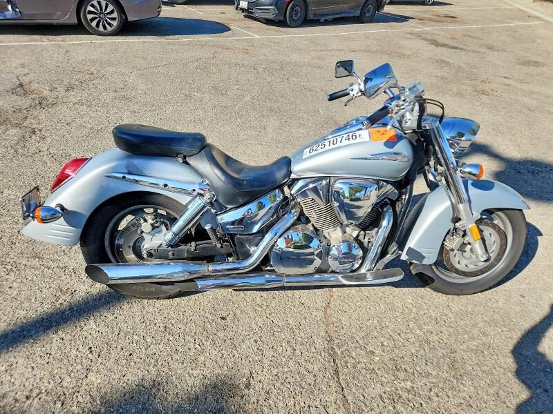 2005 HONDA VTX