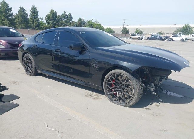 2023 BMW M8