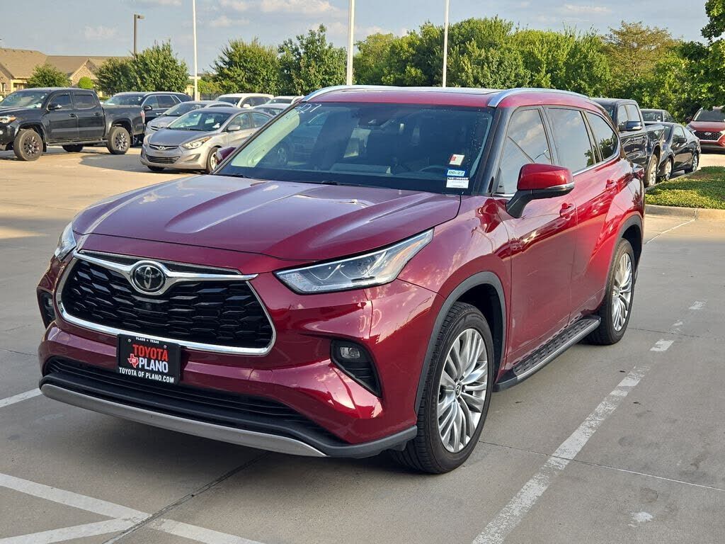 2022 TOYOTA Highlander