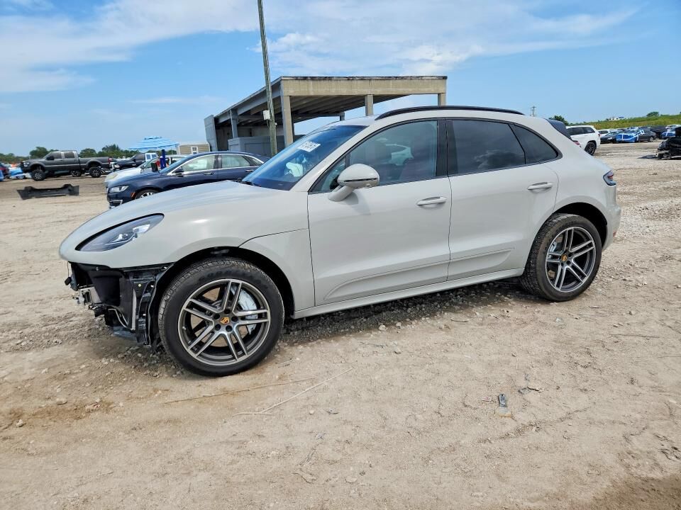 2020 PORSCHE Macan