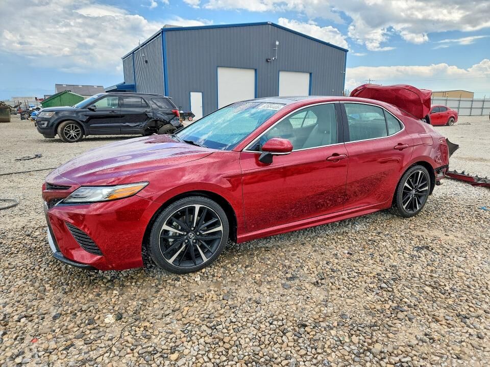2018 TOYOTA Camry