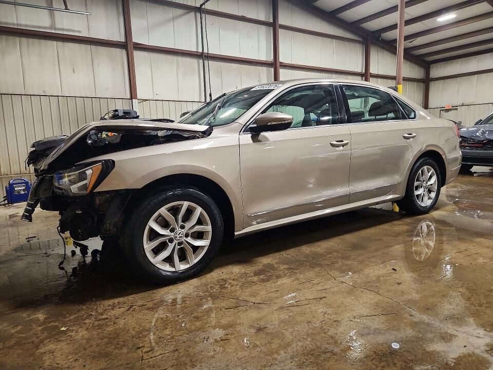 2016 VOLKSWAGEN Passat