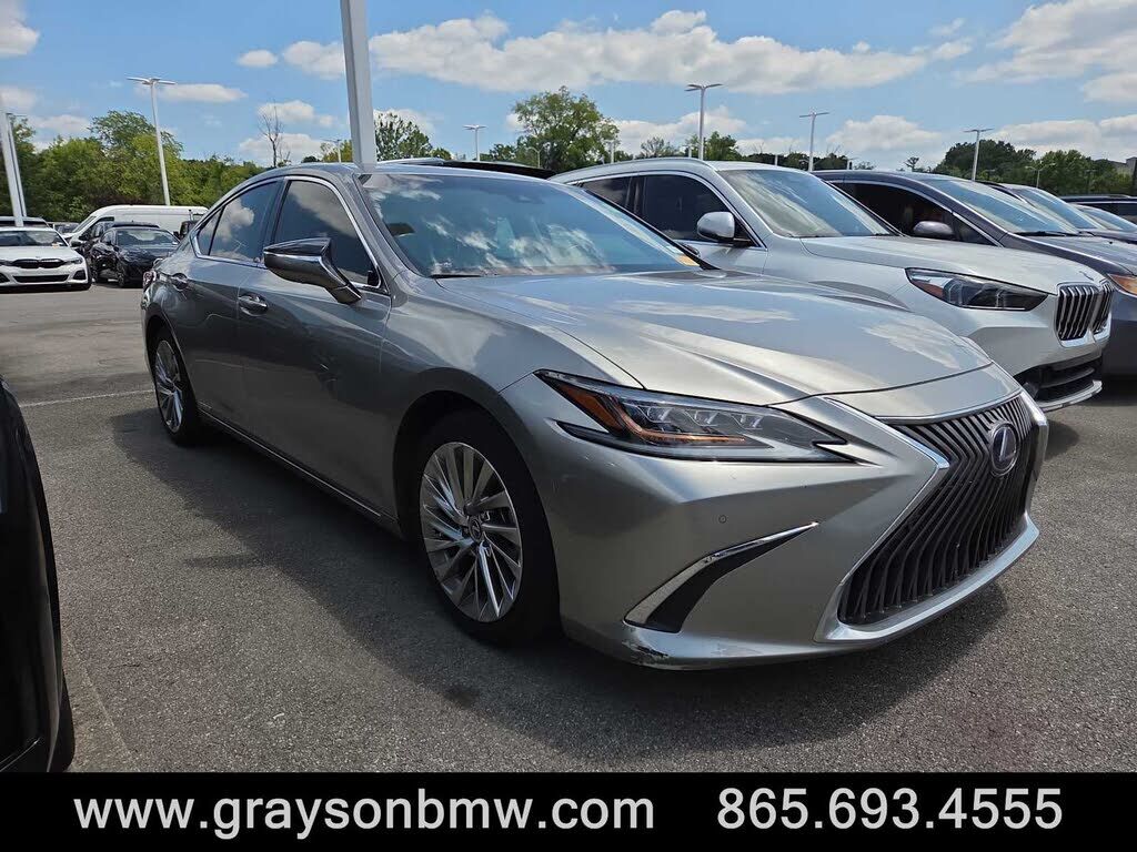 2020 LEXUS ES