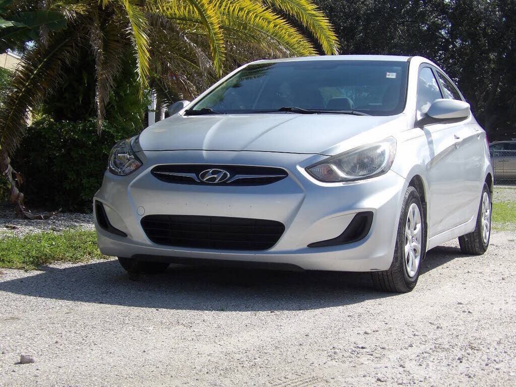2013 HYUNDAI Accent