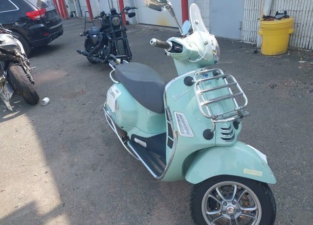 2023 PIAGGIO AND VESPA GTS RST / SEI GIORNI