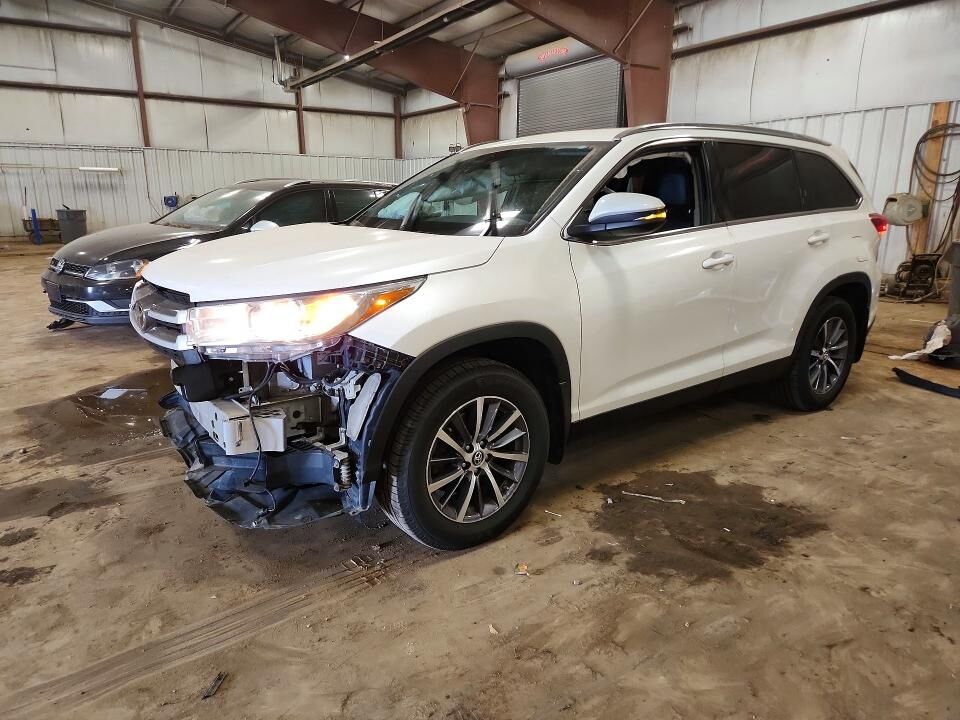 2019 TOYOTA Highlander