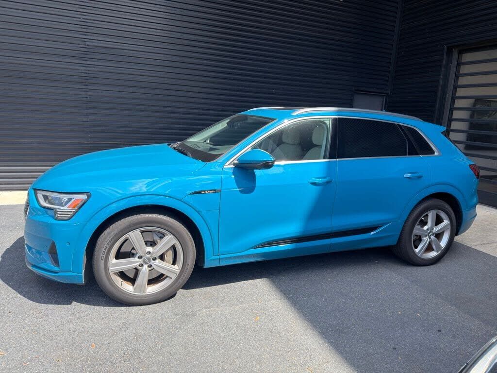 2019 AUDI e-tron