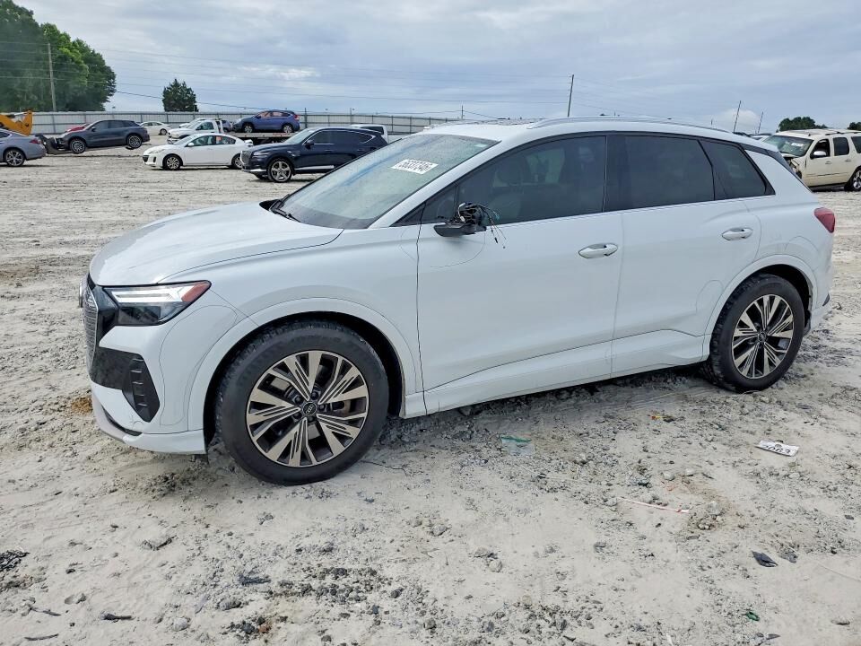 2023 AUDI Q4