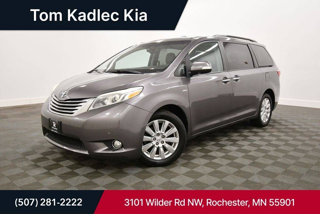 2017 TOYOTA Sienna