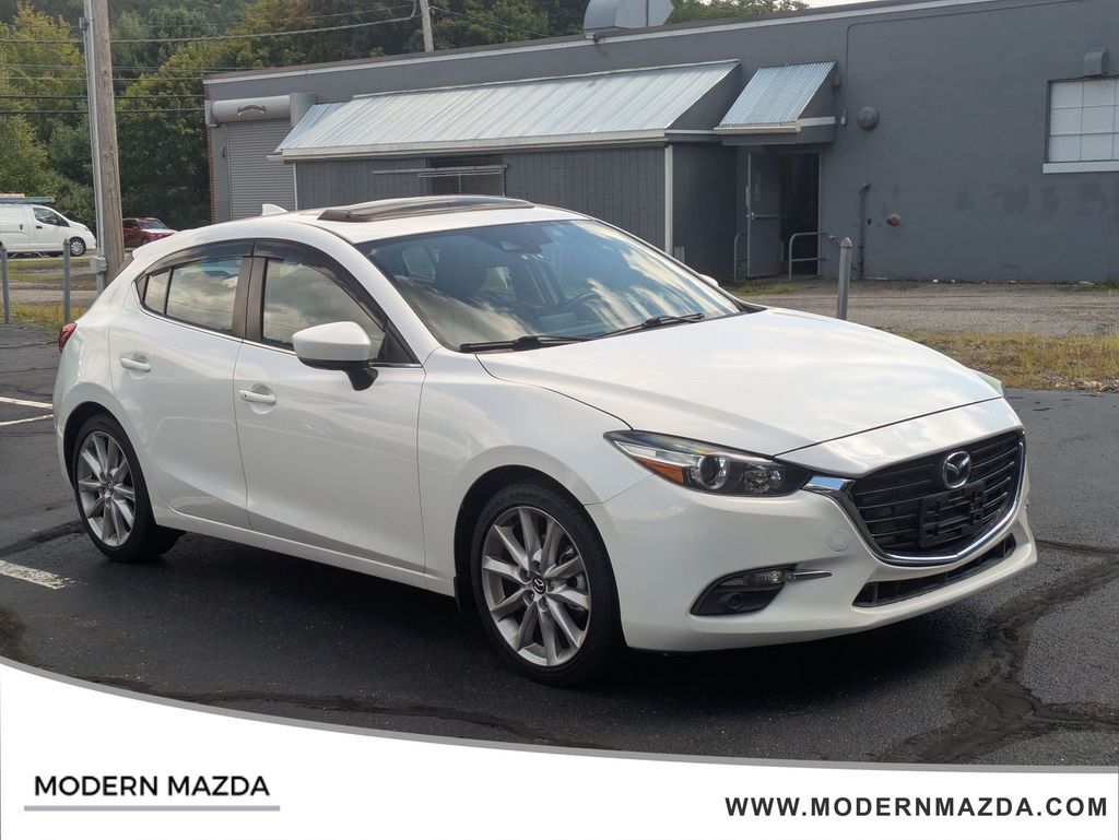 2017 MAZDA Mazda3