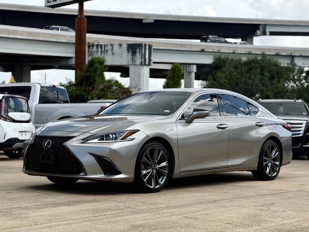 2019 LEXUS ES