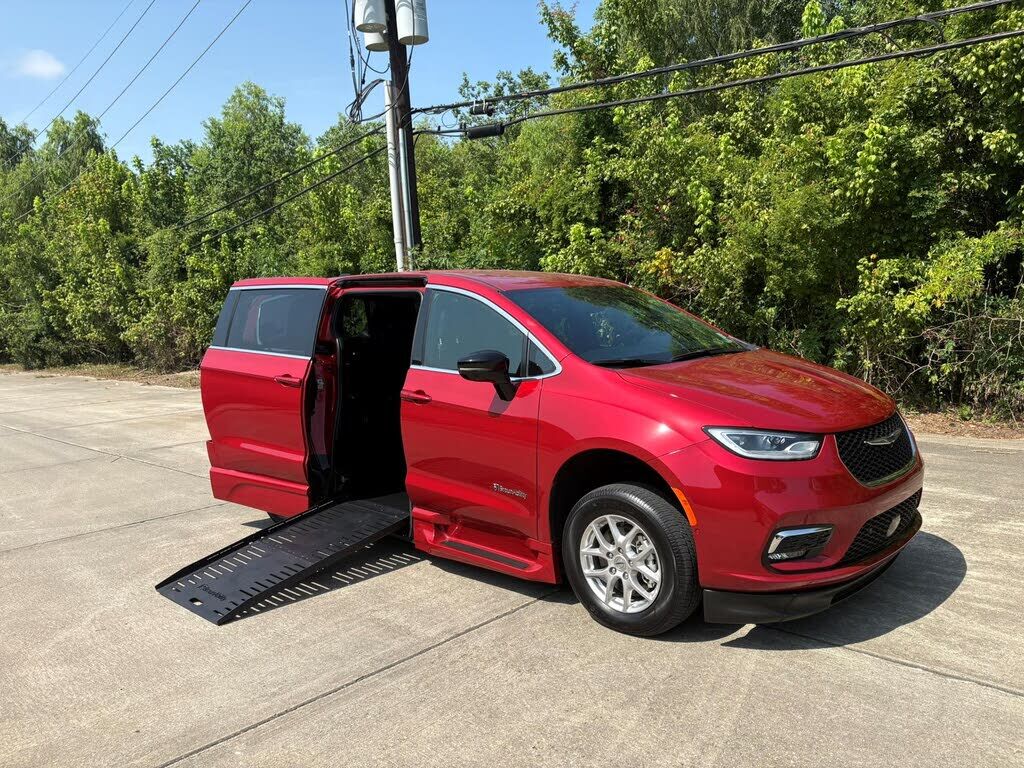 2025 CHRYSLER Pacifica