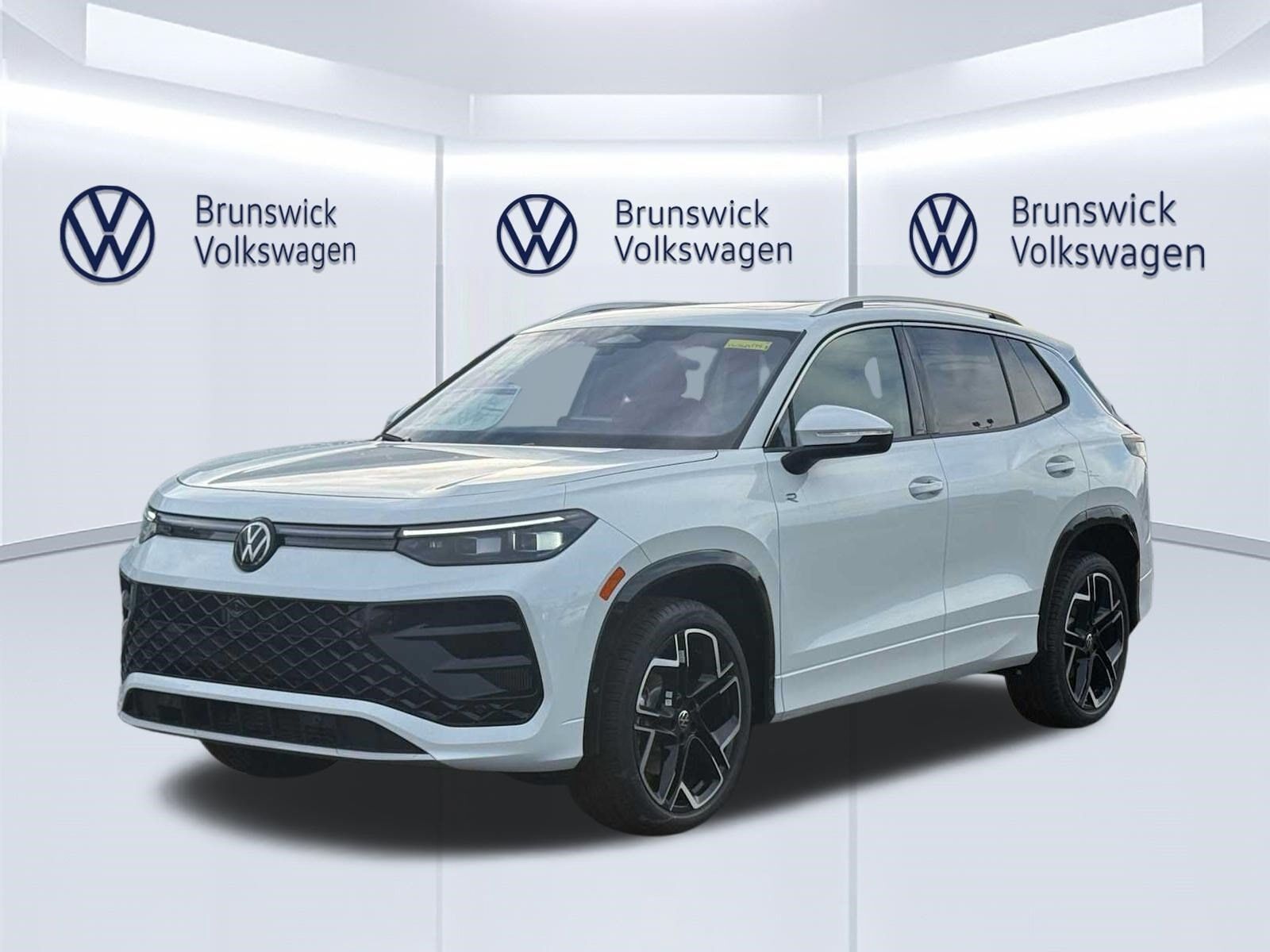 2026 VOLKSWAGEN Tiguan