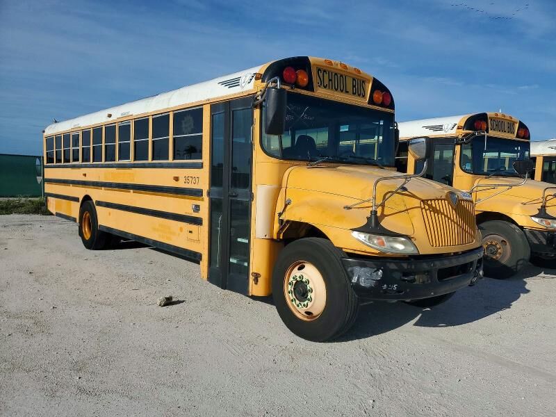 2013 IC BUS PB105