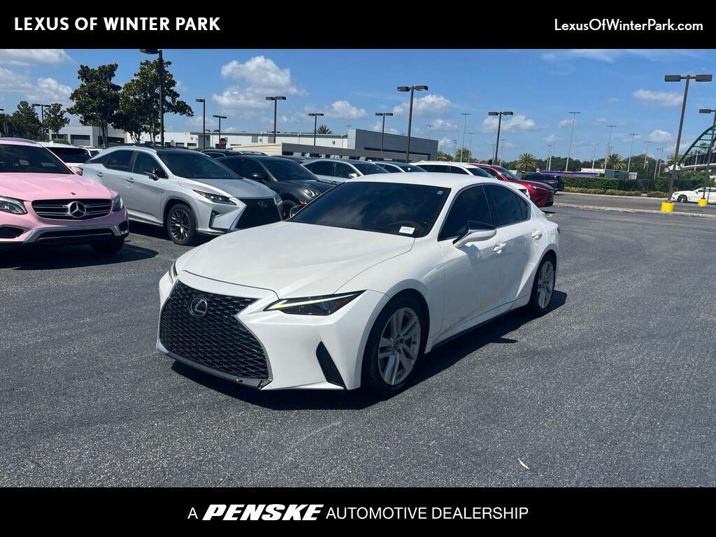 2022 LEXUS IS