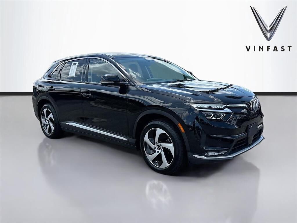 2025 VINFAST VF 8